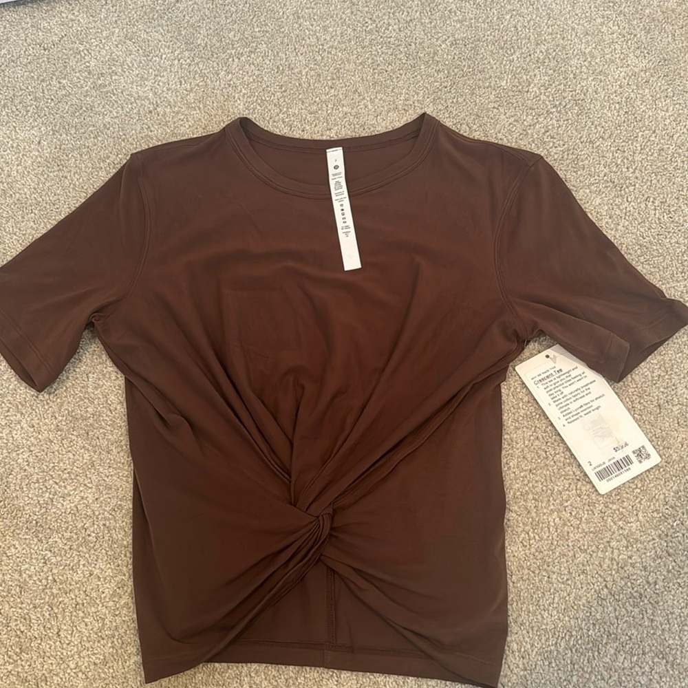 Lululemon tee